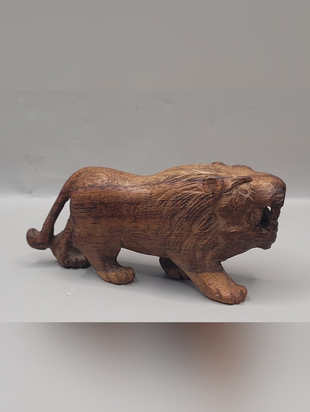 Vintage Hand Carved Solid Wood Lion Figurine Roaring Safari Folk Art Animal 3.5"